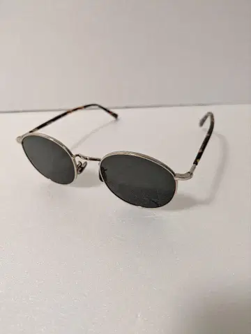 BLANC. B0016
