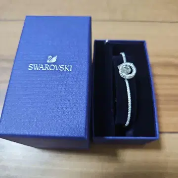 새상품 스와로브스키 뱅글 Generation 화이트 크리스탈 박스 포함