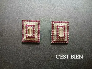 C'EST BIEN 스퀘어형 빨간색 스톤 귀찌