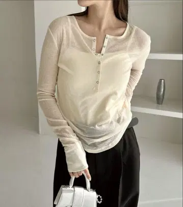 andme 헨리넥 시어 탑 아이보리 프리 가격 인하했습니다