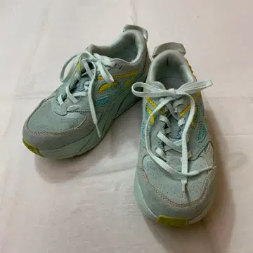 호카 스니커즈 25.5cm