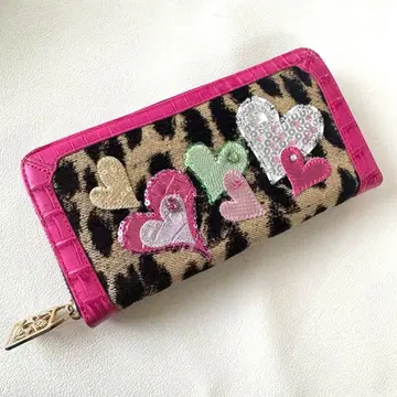 새상품급 Think Bee 표범 무늬 하트 장지갑