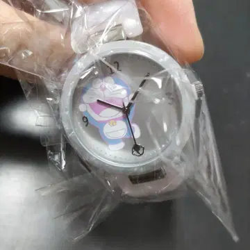 도라에몽 액세서리 같은 뱅글 워치