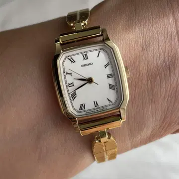 SEIKO 골드 컬러 손목시계