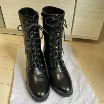 졸업식 블랙 레이스업 부츠