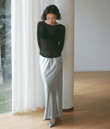 가죽 같은 새틴 머메이드 스커트