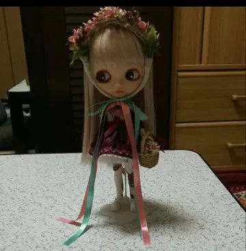 브라이스 인형 핑크색 머리 꽃 왕관 포함