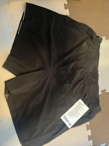 룰루레몬 Surge Short 6' XL 블랙
