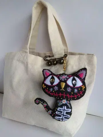 칼라베라 참 고양이 해골 할로윈 블랙