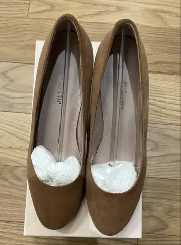 질스튜어트 펌프스 24cm