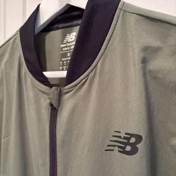 뉴발란스 나일론 자켓 카키