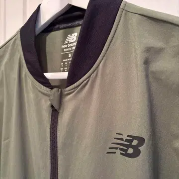 뉴발란스 나일론 자켓 카키