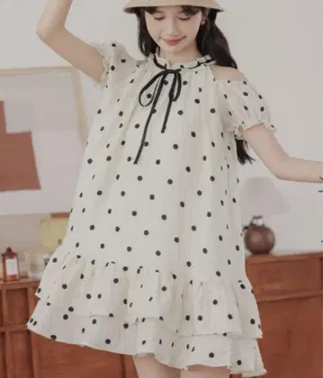 GEMEDA 도트 무늬 리본 프릴 미니 원피스