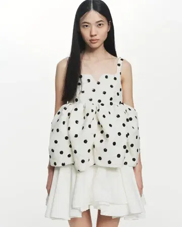 BIBIY BIANCA BLOSSOM TOP 비앙카 블라썸 상의