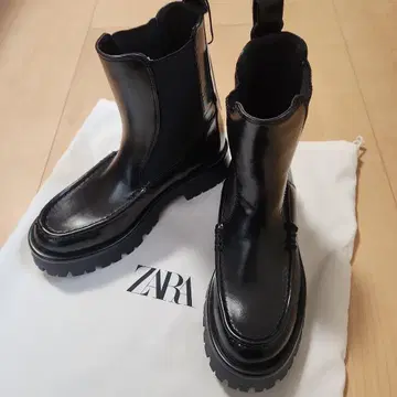 ZARA 사이드 고어 부츠 23.5