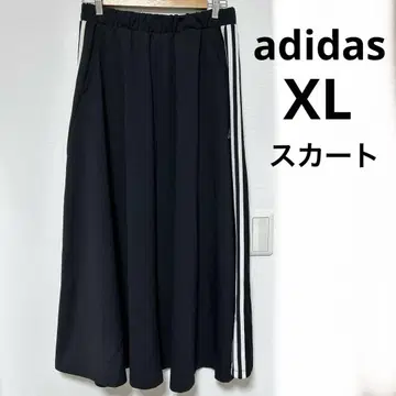 adidas 블랙 플레어 스커트 밴딩 부분 접힘 있음