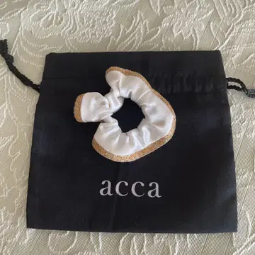 acca 베이비 스크런치 화이트