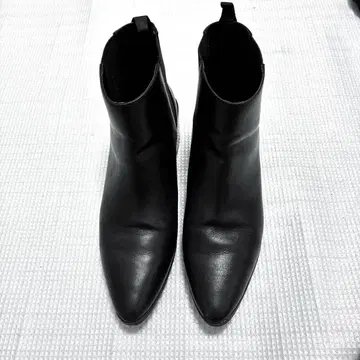 ZARA BASIC 숏부츠 새상품급 사이즈 40