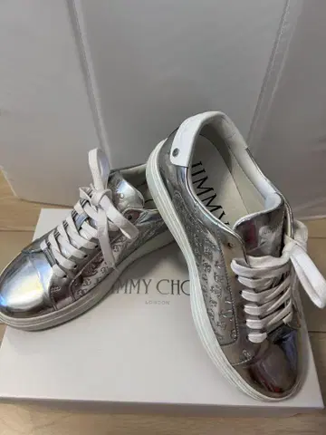 JIMMY CHOO 실버 스니커즈 24cm