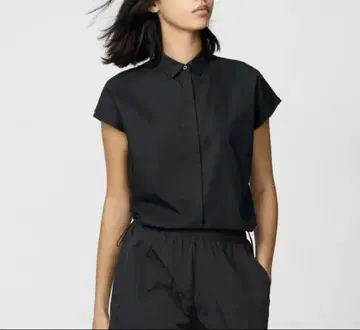 UNIQLO C 크롭 슬리브리스 셔츠 미사용