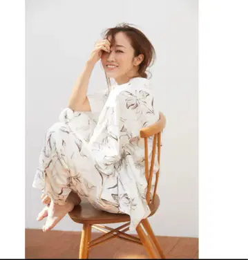 SNIDEL 스나이델 홈 카미사키 메구 콜라보 파자마 상하의 세트