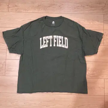 ISNESS MUSIC LEFT FIELD 티셔츠 그린