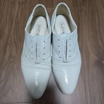 SARTORE 그레이 에나멜 슬립온