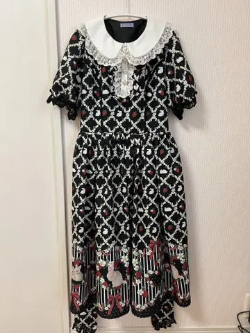 axes femme kawaii 베리 필즈 원피스 블랙