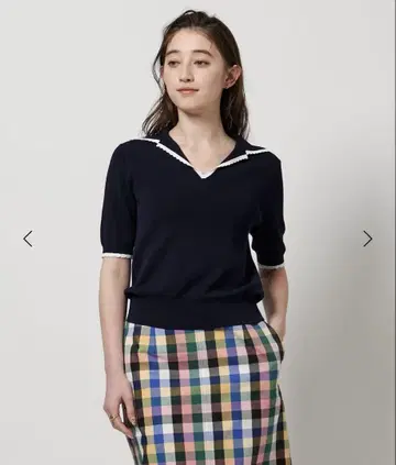 스캘럽 세일러 카라 숏 슬리브 니트