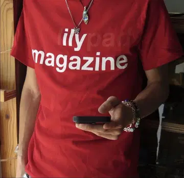 LILYPAD MAGAZINE TEE 레드