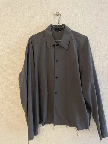 ZARA 그레이 데미지 디자인 셔츠