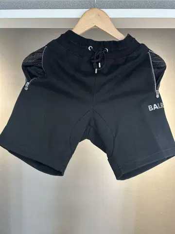 BALR. 블랙 숏팬츠