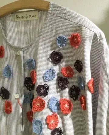 새상품급 빙글빙글 그린 꽃 돌먼 블라우스 그레이 체크
