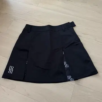 IRISHMAN 블랙 스커트 M 사이즈 포켓 부착