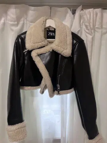 ZARA 크롭 무스탕 코트