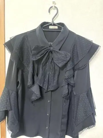 axes femme 히메소데 프릴 리본 블라우스 블랙
