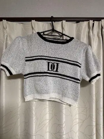 Darich 크롭 니트 반팔 화이트 블랙