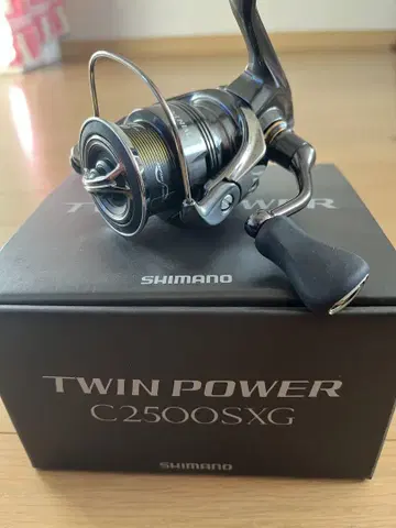 SHIMANO TWIN POWER C2500SXG 스피닝 릴 새상품급