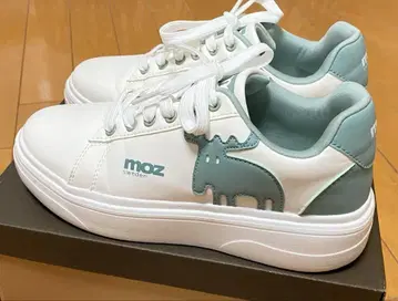 moz 방수 가공 엘르 와펜 경량 통굽 스니커즈 24.5cm 3E