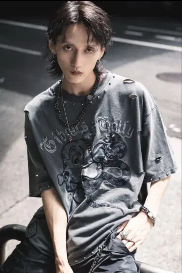 GIBOUS x GALFY SNAKE DOG STUDS DAMAGE T