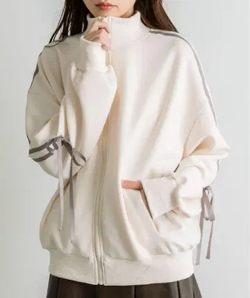 아이보리 오버 사이즈 점퍼