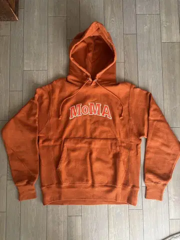 MoMA Champion 오렌지 후드티