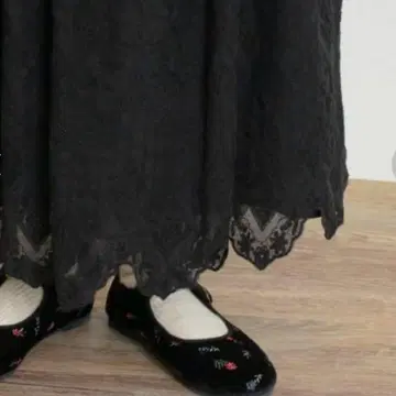 사만사 모스모스 시어 총 자수 에이프런 스커트