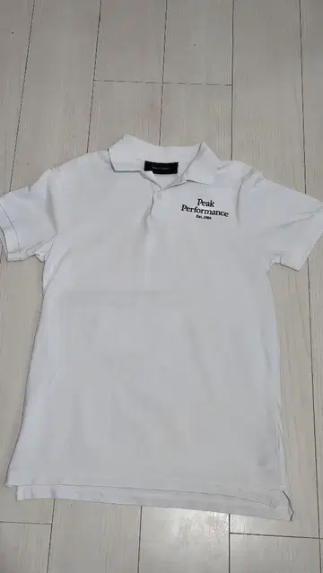 Peak Performance 화이트 피케 셔츠