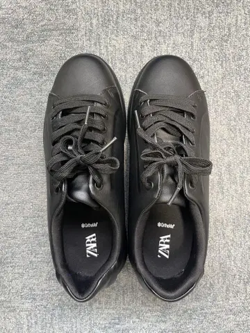 ZARA 블랙 스니커즈