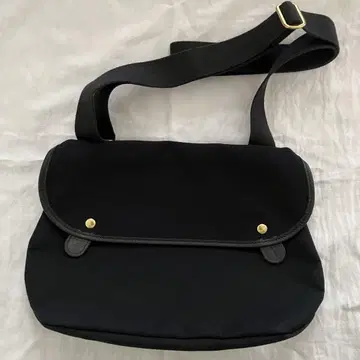 BRADY AVON 숄더백 블랙