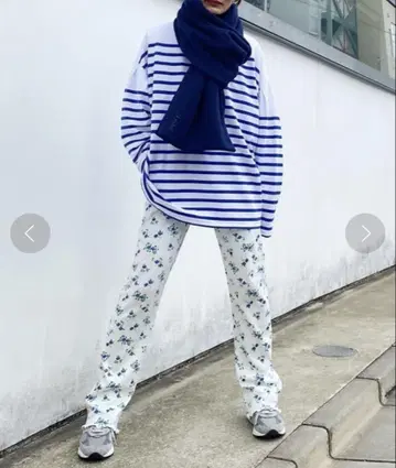 [ 컨디션 최상 ] HOLIDAY 러셀 보더 빅 상의