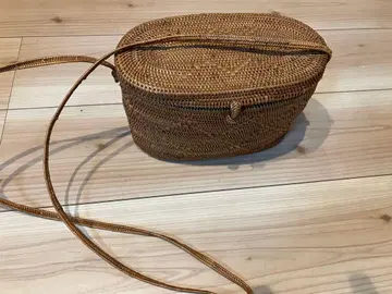 브라운 타원형 바스켓백