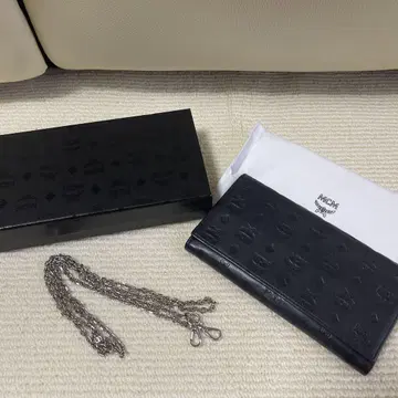 MCM 블랙 장지갑 체인 스트랩 포함