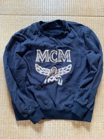 MCM 블랙 크루넥 맨투맨 XL